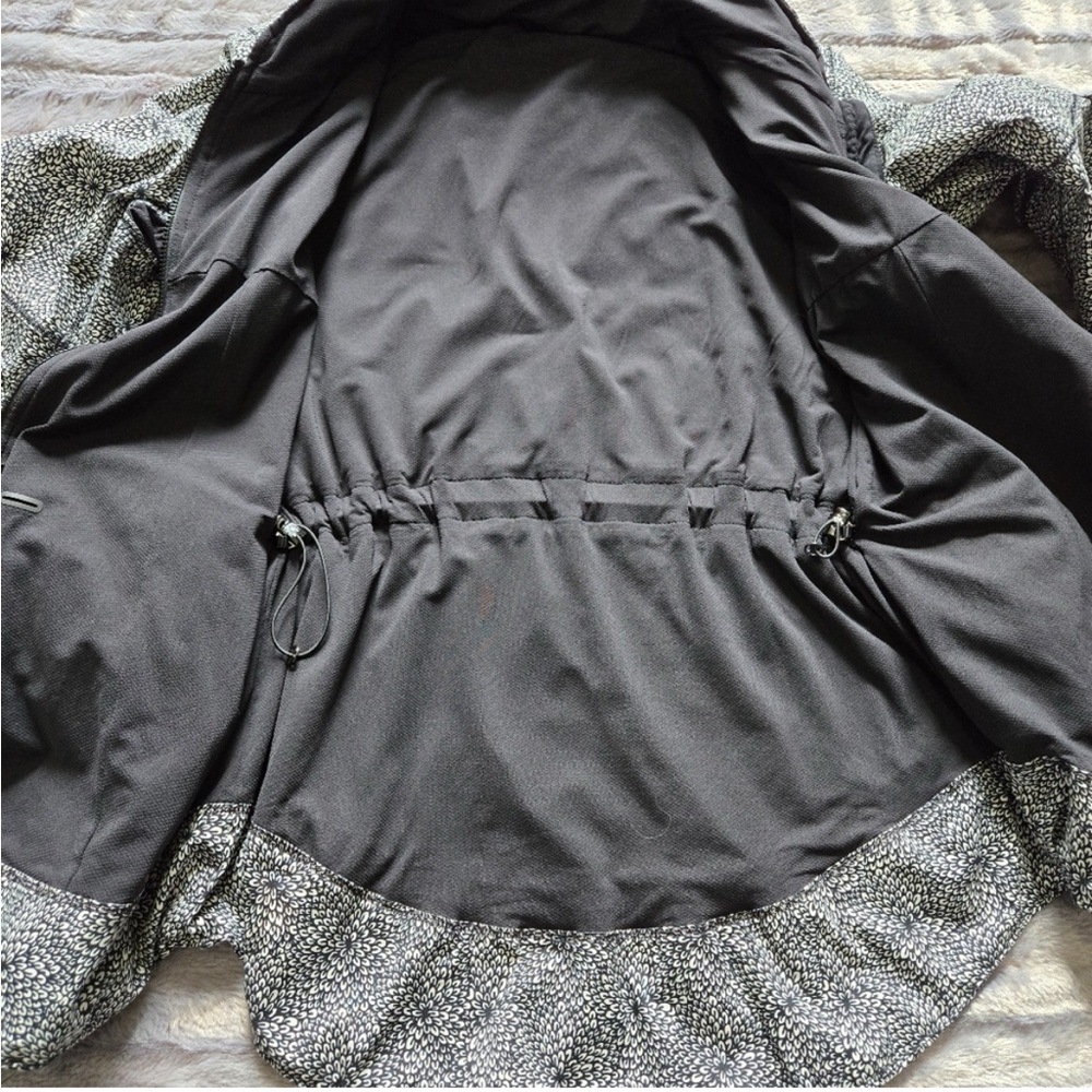 Lululemon Spring Forward Jacket - Plush Petal Black Ghost / Black - Picture 9 of 11